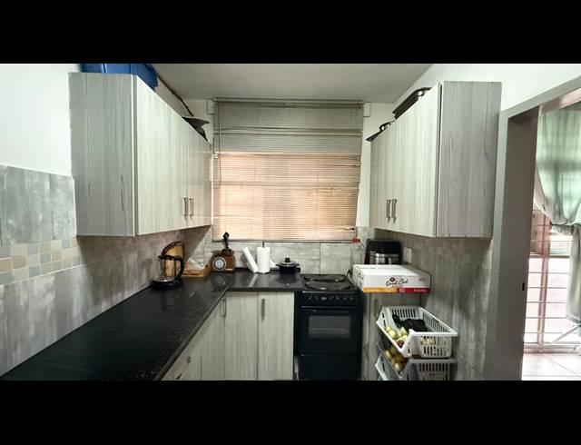 2 BEDROOM APARTMENT FOR SALE IN SUNNYSIDE